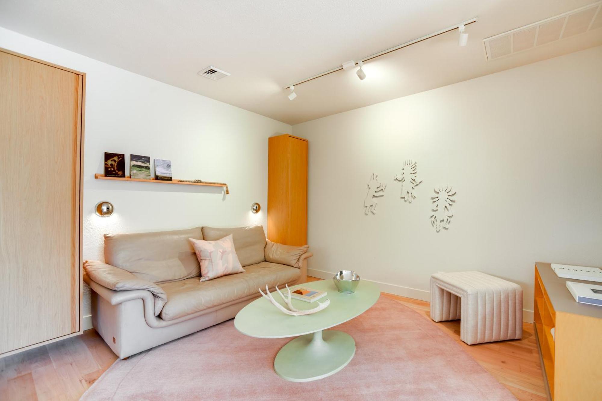 Serene Couples Retreat 3 Mi To Dtwn Appartement